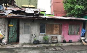 Most vulnerable homes could be upgraded to withstand disasters while improving living conditions at a cost of less than $100 per square meter. A home in the Philippines before home improvement. Image: Build Change